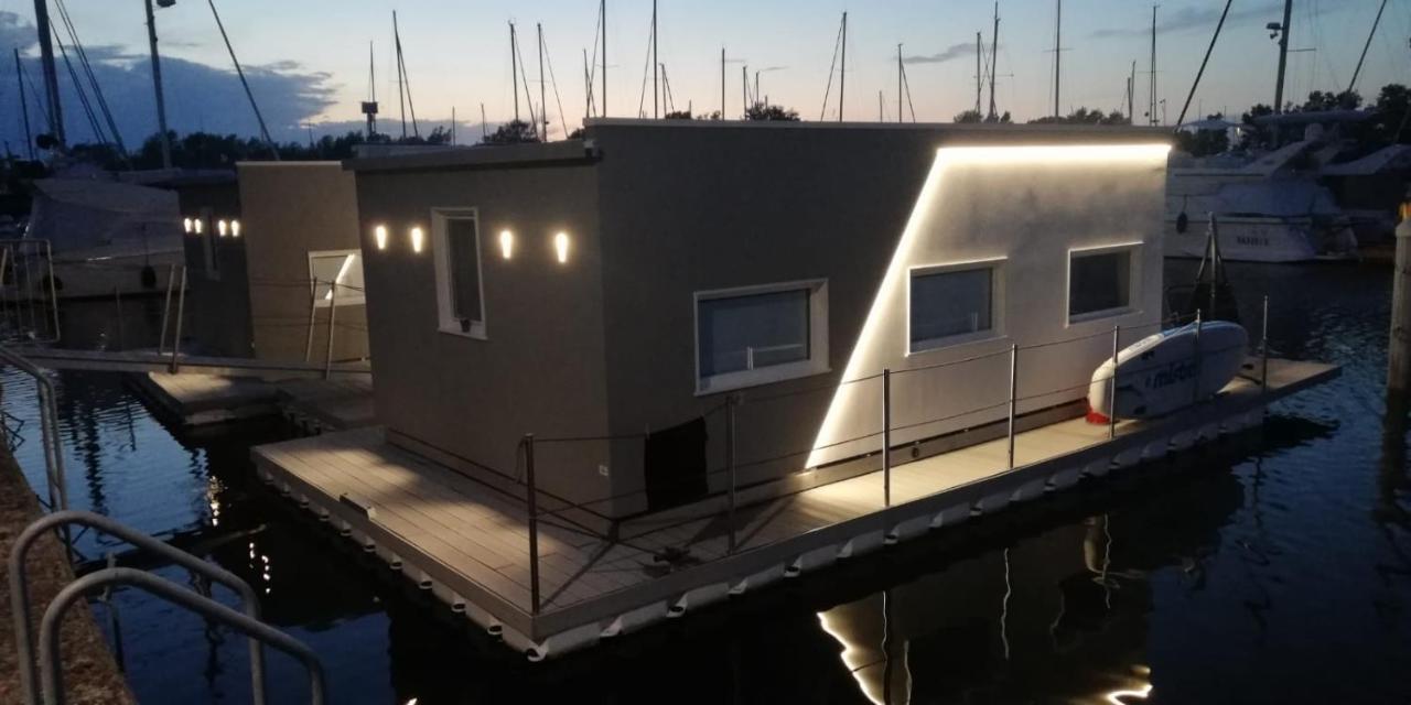 Marina Degli Estensi Floating Resort ليدو ديلي ايستينسي المظهر الخارجي الصورة