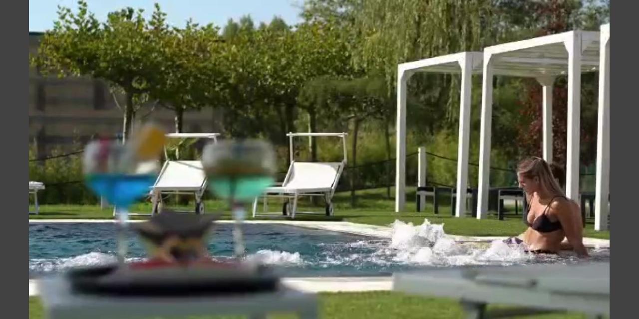 Marina Degli Estensi Floating Resort ليدو ديلي ايستينسي المظهر الخارجي الصورة