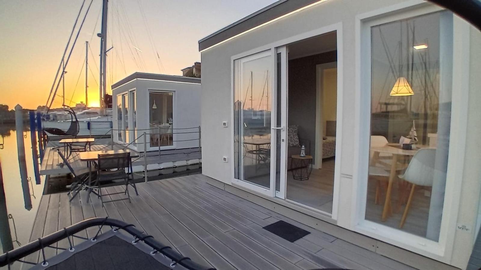 Marina Degli Estensi Floating Resort ليدو ديلي ايستينسي المظهر الخارجي الصورة